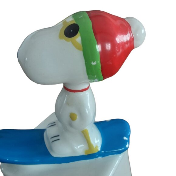 Vintage Snoopy Ski Ceramic Aviva Trophy Figurine - Picture 7 of 8